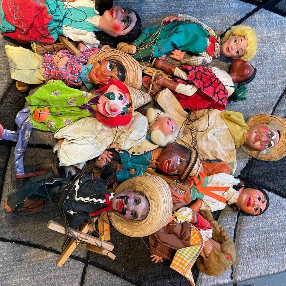 Marionettes